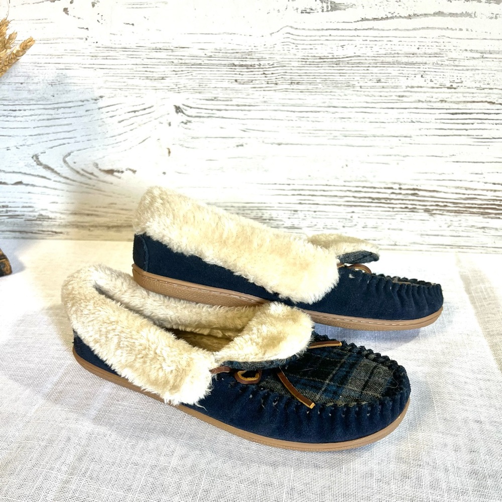 Minnetonka house slippers size 9